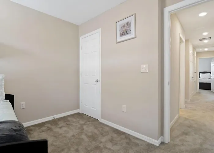 Four Bedrooms Townhome 5130